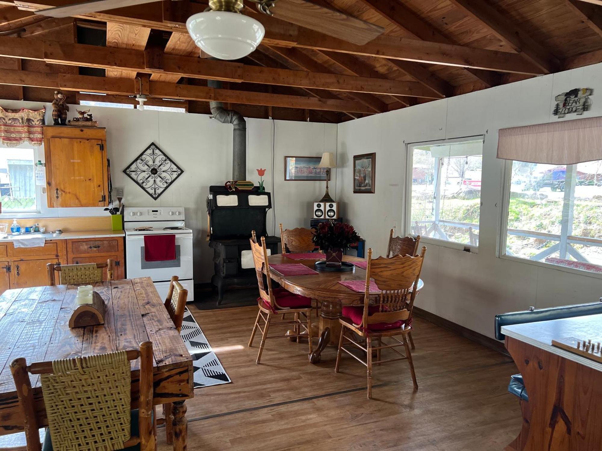 Rolling Brook Hotel 2*