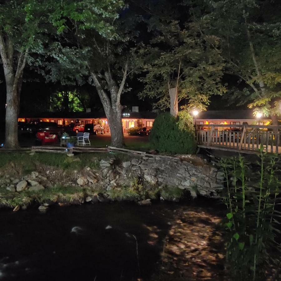 Rolling Brook Hotel